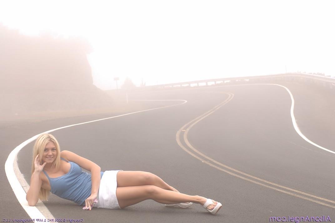 16P Heavenly Gorgeous Blonde Alison Angel Naked