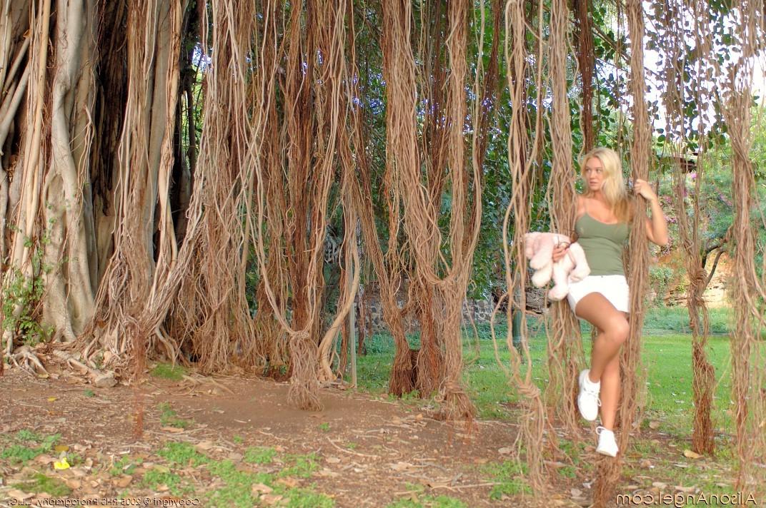 16P Heavenly Gorgeous Blonde Alison Angel Naked