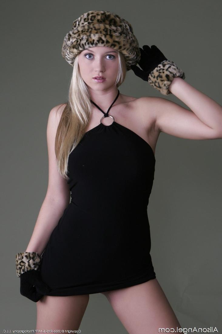 16P Heavenly Gorgeous Blonde Alison Angel Naked