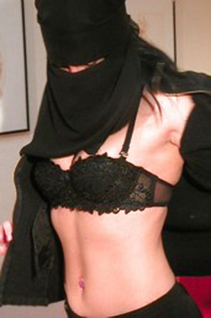 25P BEAUTIFUL ARABIAN SLUTS - RACHIDA