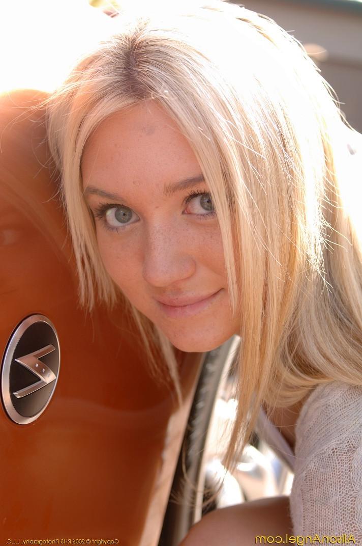 16P Heavenly Gorgeous Blonde Alison Angel Naked