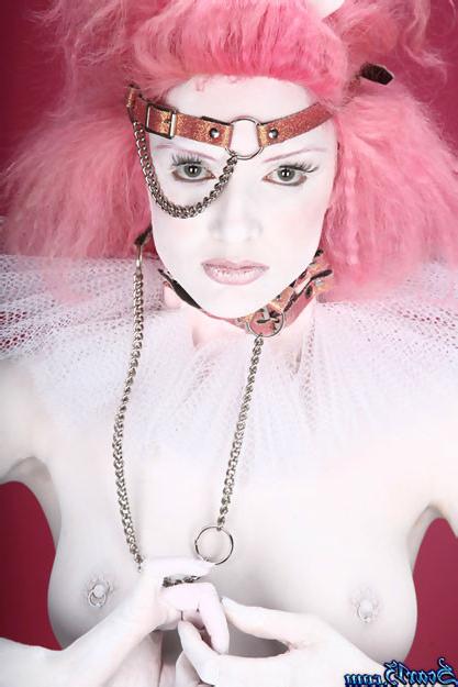 15P Pink haired gothic babe shows off smokin hot body
