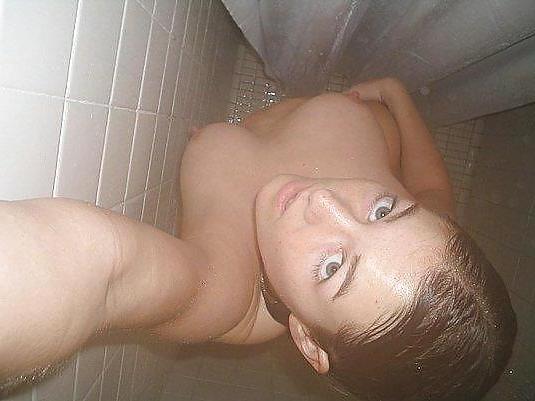 25P Girls Bathing and Showering 4