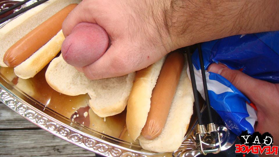 15P Horny guy sucking a hot sausage
