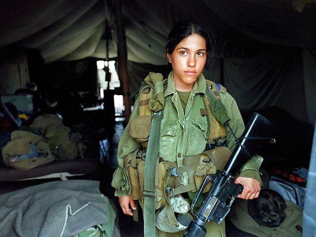 25P Israeli Army Girls (Non-Nude)