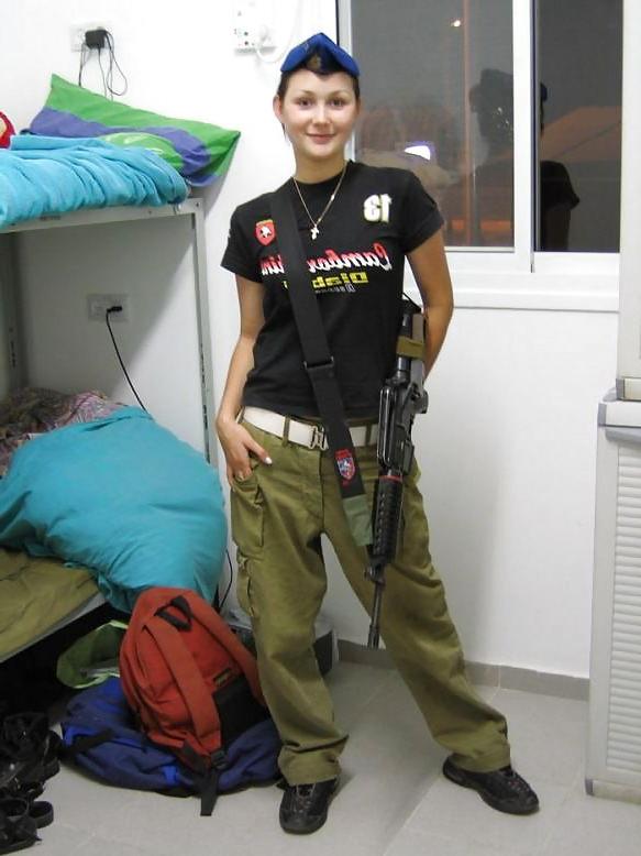 25P Israeli Army Girls (Non-Nude)