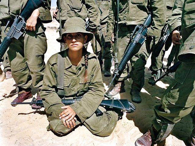 25P Israeli Army Girls (Non-Nude)
