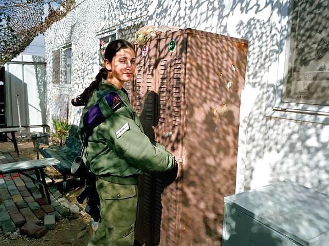 25P Israeli Army Girls (Non-Nude)