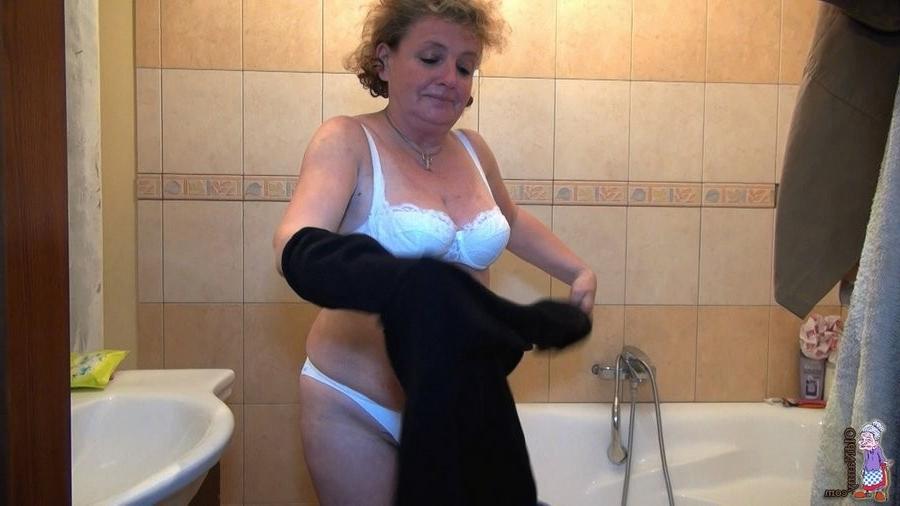 16P sexy plumper grandma