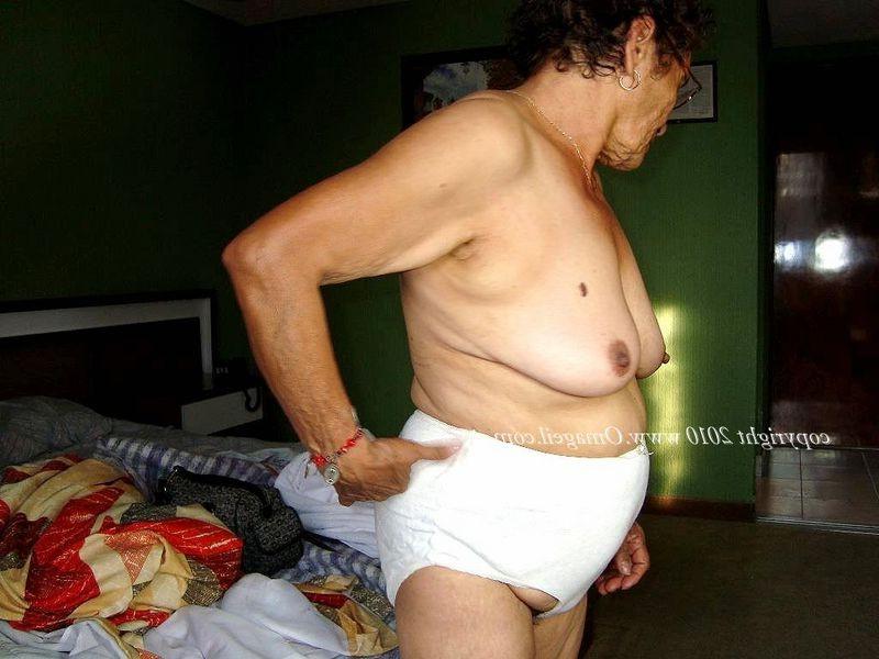 16P lovely mature women