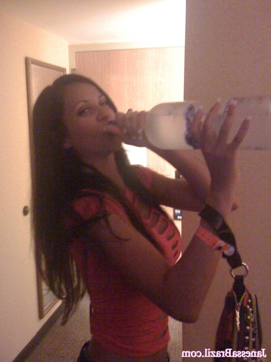 16P Busty Brazilian babe cell pics in mirror
