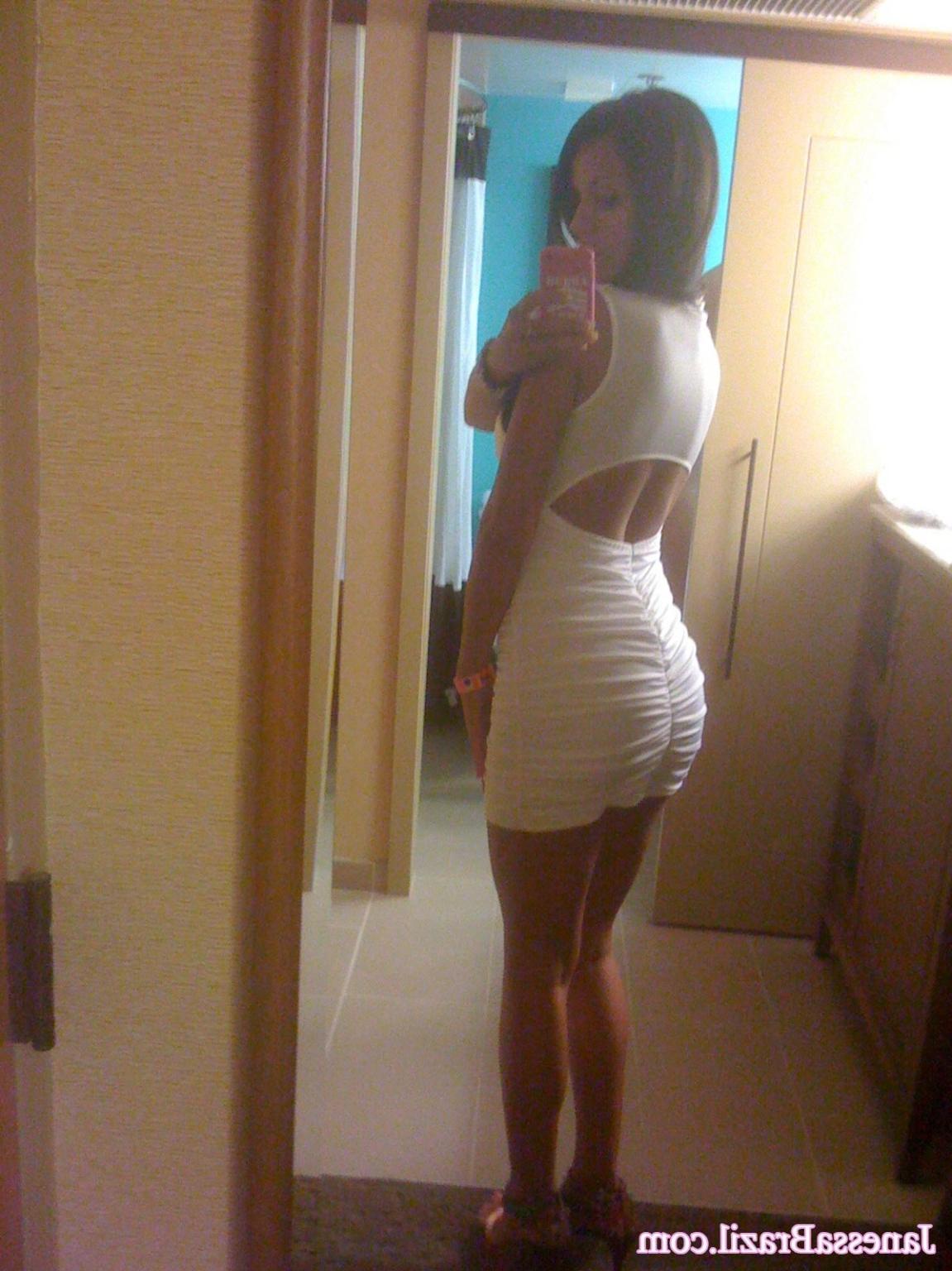 16P Busty Brazilian babe cell pics in mirror