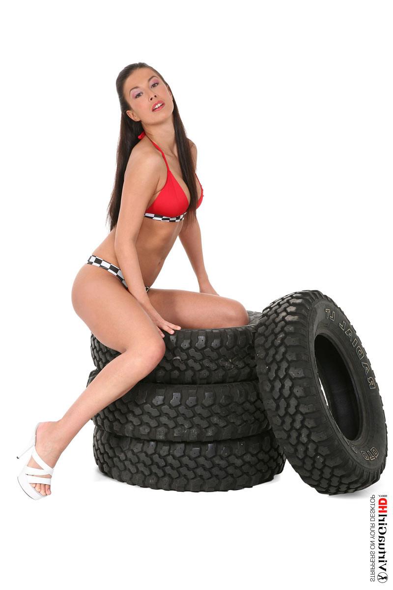 16P Booby brunette Jasmine in bikini and high heels