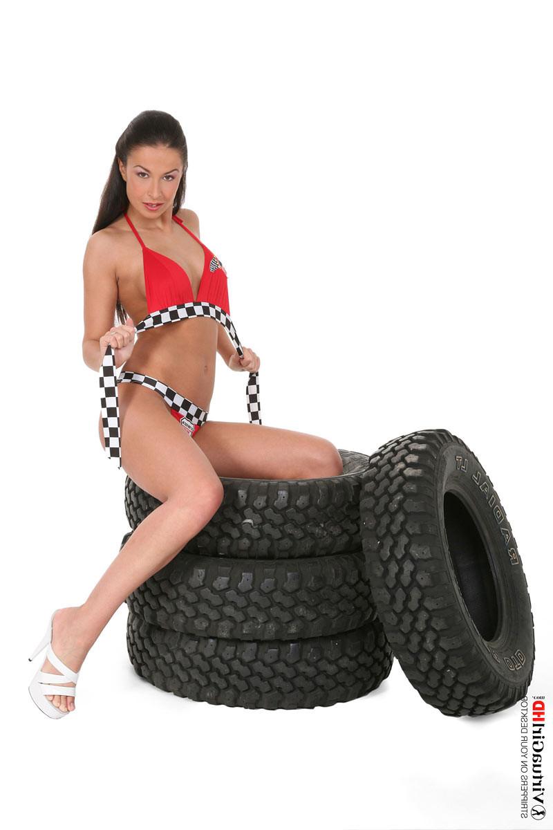 16P Booby brunette Jasmine in bikini and high heels