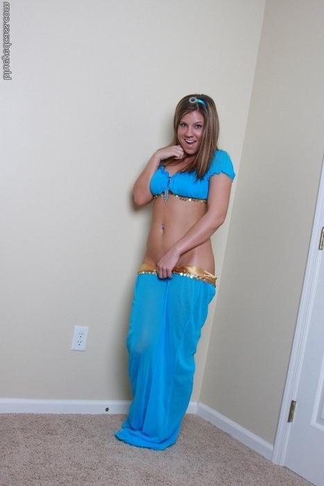 15P Hot young brunette Arabian princess