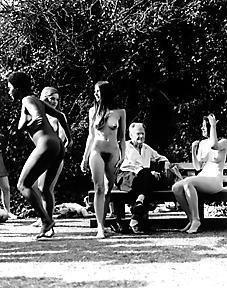 25P Nude Hippies