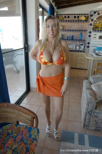 14P Big breasted blonde having sex in her bikini