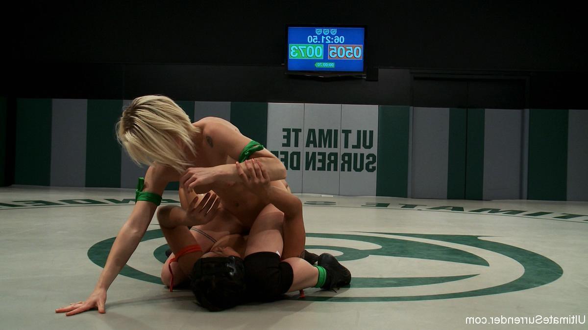 24P Hot babe strap-on fucked girl in non-scripted lesbian wrestling