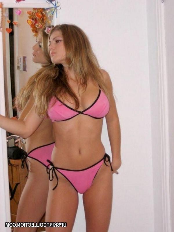 15P Partying chicks kneel jeans down showing off thong