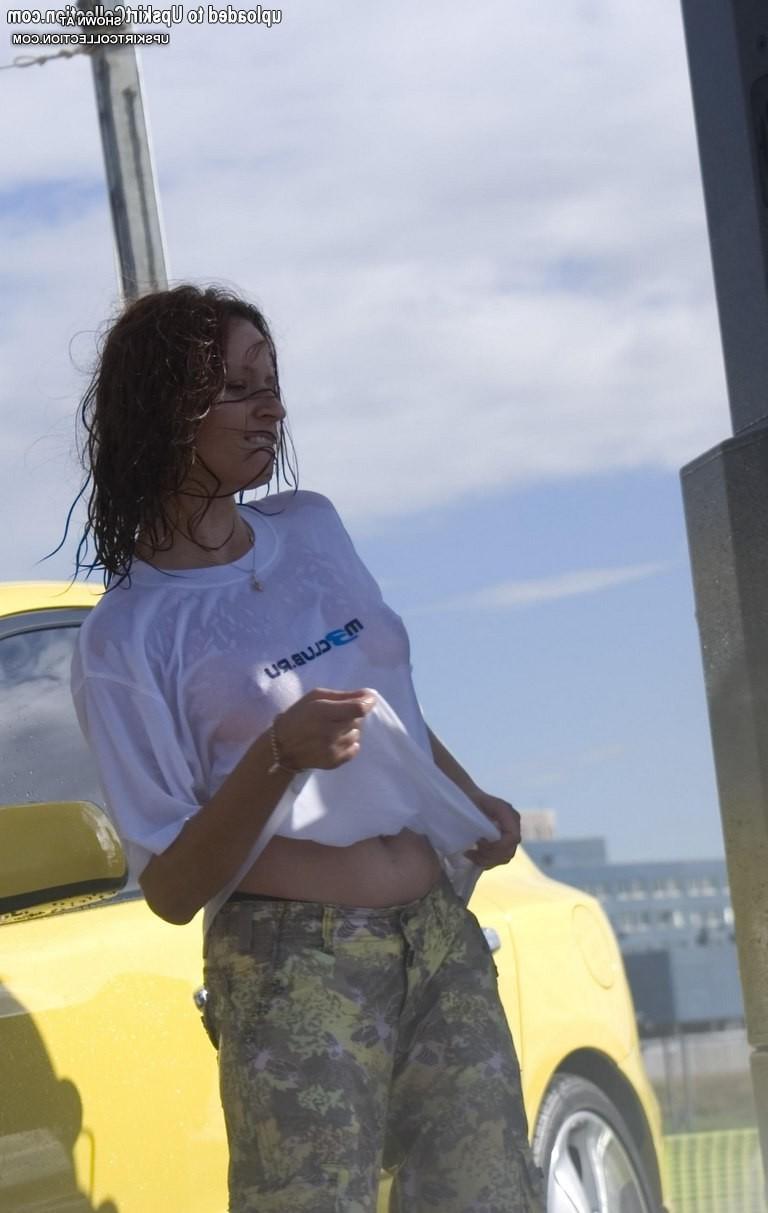 15P Babe's nipples clearly seen through sheer bikinis