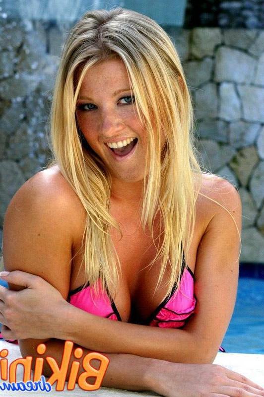 15P Blonde babe in a thong bikini at the pool
