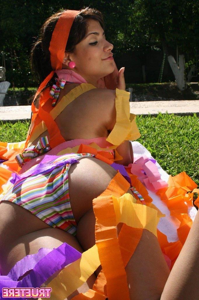 16P Teen girl in bikini outside