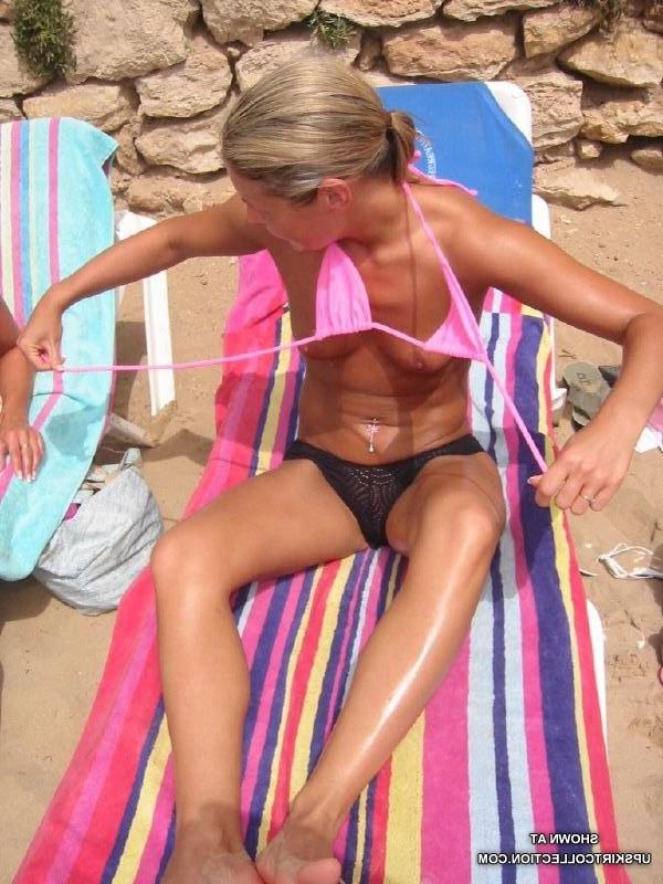 15P Babes put bikinis in order and get naked tits spied