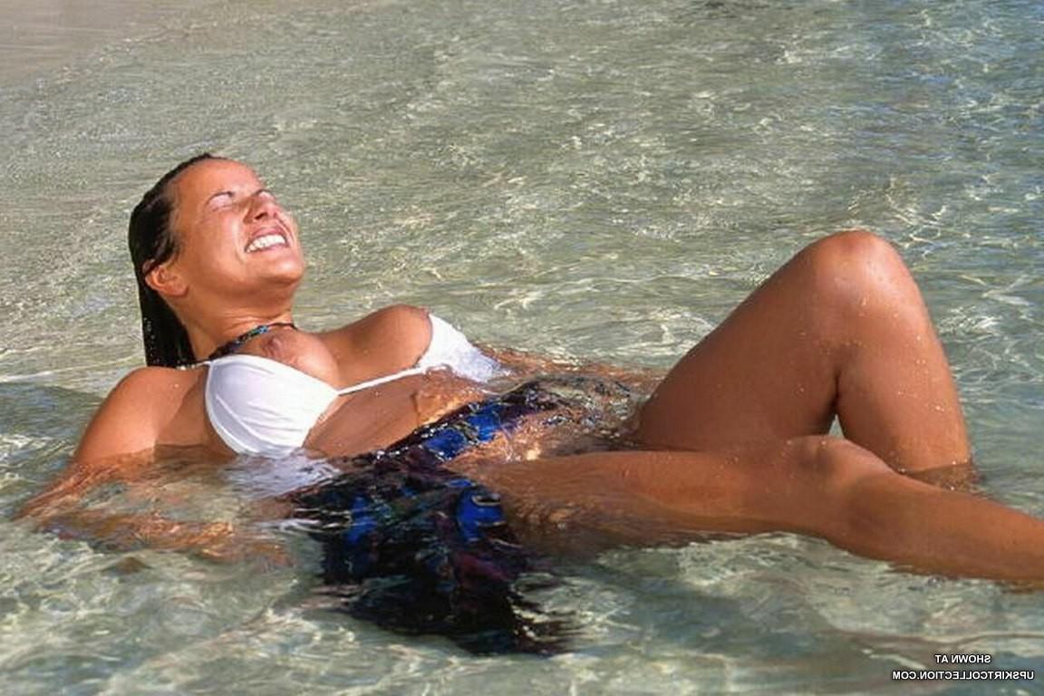 12P Bikinis slide down uncovering babes' hot tits