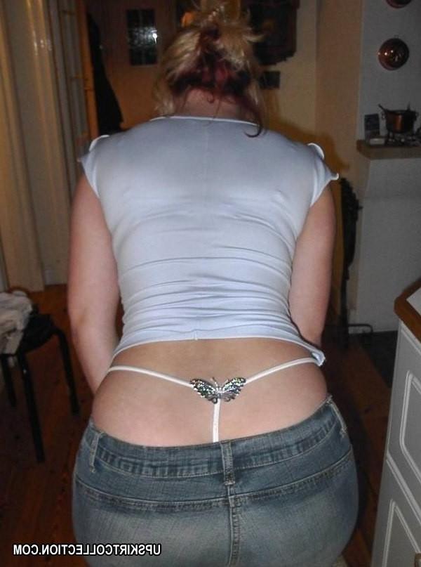 15P Girls have fun on the beach ripping off each other's thong