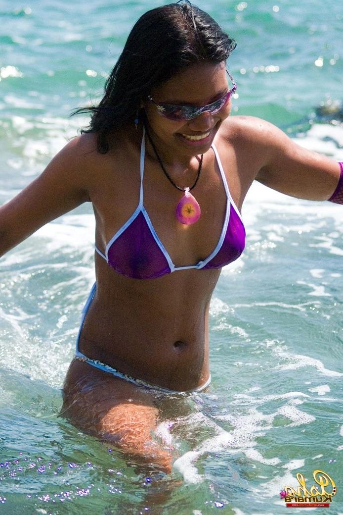 15P indian bikini desi public flashes tight pussy