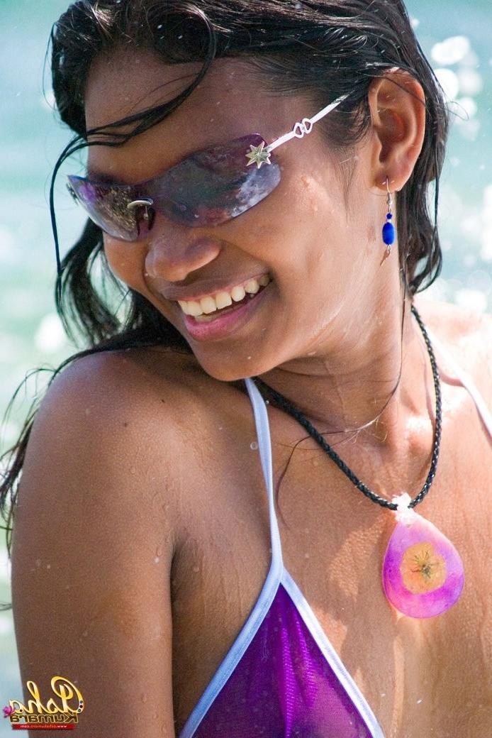 15P indian bikini desi public flashes tight pussy