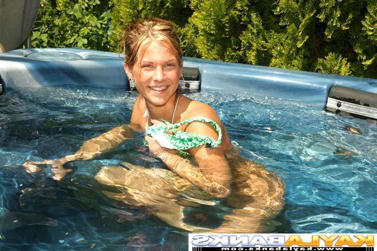 16P Blonde bikini babe Kayla Banks in sexy strip tease outdoors