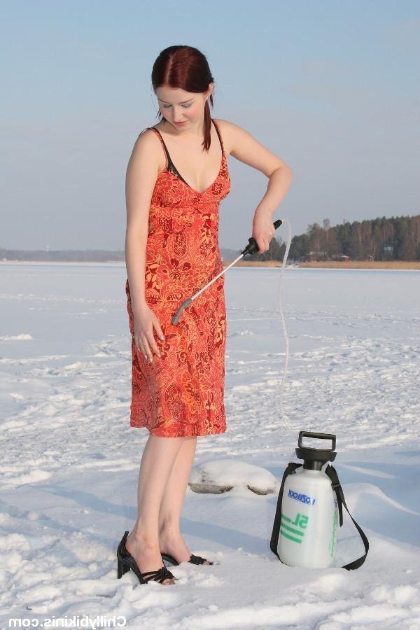 16P Wet clothes bikini babe showering in the snow