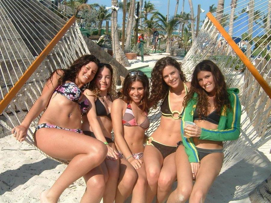 20P College amateur teens in bikinis