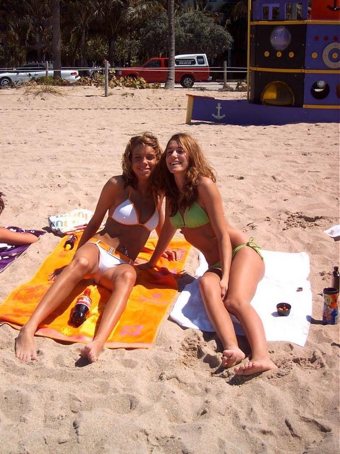 20P College amateur teens in bikinis