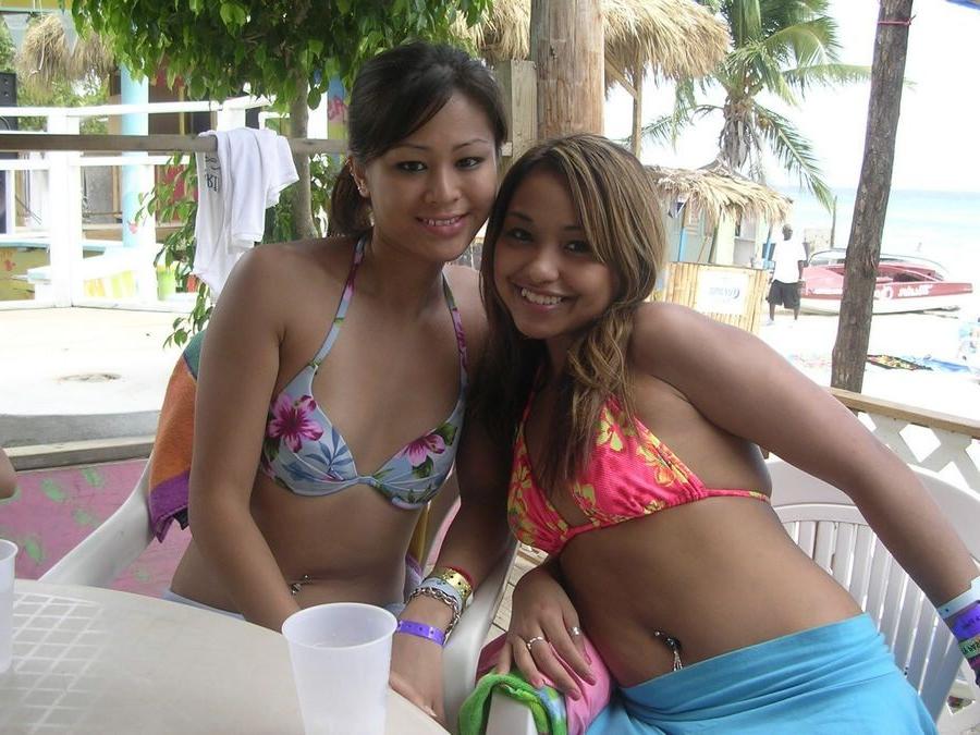 20P College amateur teens in bikinis