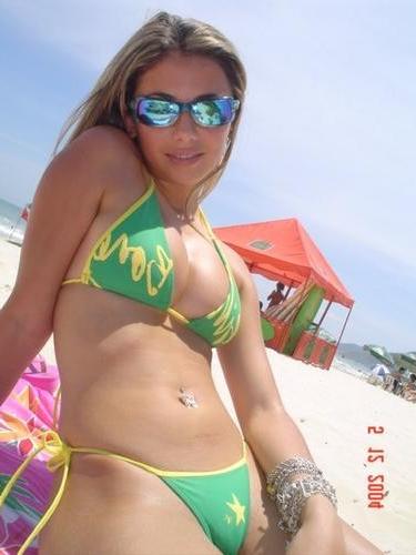 20P College amateur teens in bikinis