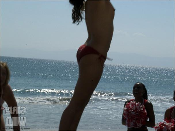 15P Sexy spring break babes in bikinis