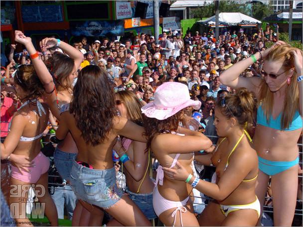 15P Sexy wild drunk college bikini babes
