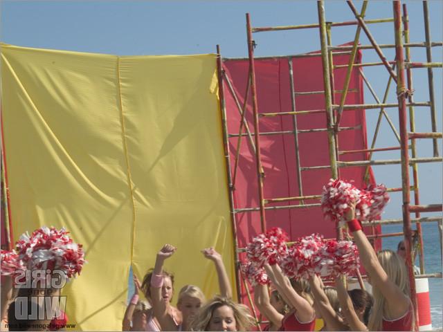 10P Cheerleader sluts on spring break in bikinis