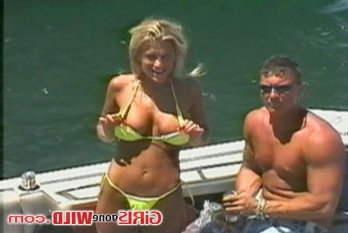 10P Babes on spring break open their bikini tops and flash us