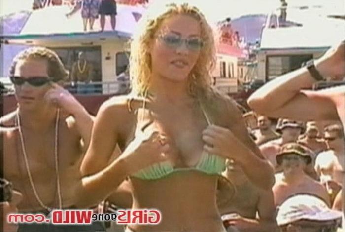 10P Busty bikini slut shows us her huge titties