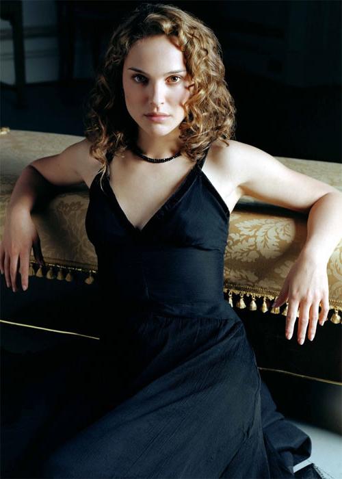15P Celeb Natalie Portman in sexy bikini and topless