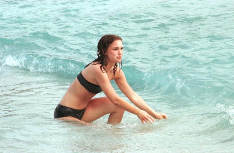 15P Celeb Natalie Portman in sexy bikini and topless