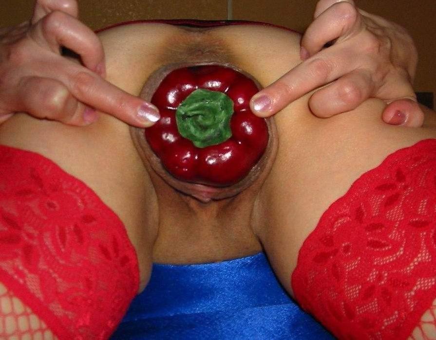 16P extreme homemade pussy and anal insertions