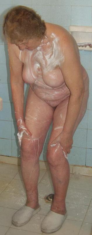 15P Oldest wild granny bathing boobies
