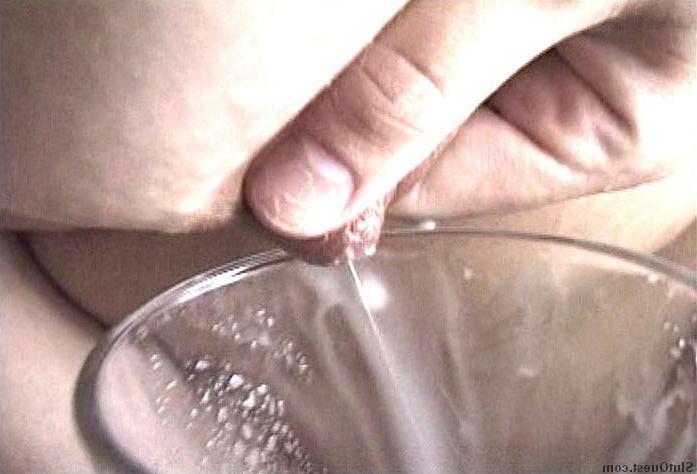 16P New mom squirts milk from her tits and drinks it