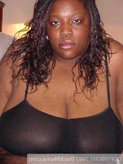 15P Thick ass black girls undressing and posing