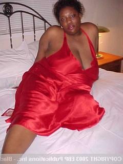 15P Thick ass black girls undressing and posing