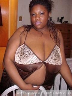 15P Thick ass black girls undressing and posing